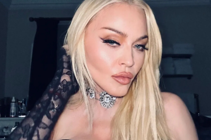 Coluna Debora Denecke | Madonna - Foto: Reprodução/ Instagram Coluna Debora Denecke | Madonna - Foto: Reprodução/ Instagram