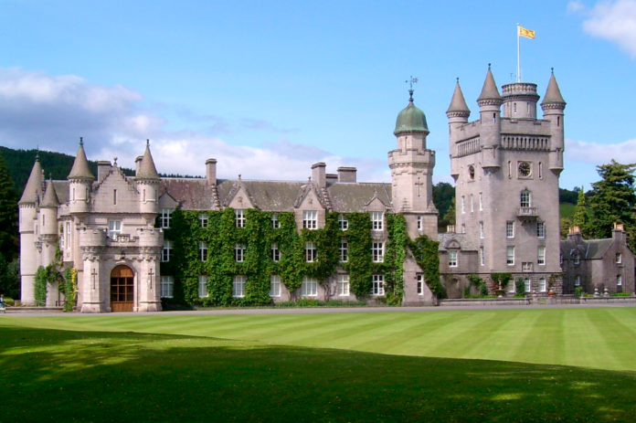 Castelo de Balmoral, antiga residência de verão de Elizabeth II - Foto: Reprodução/ Flickr