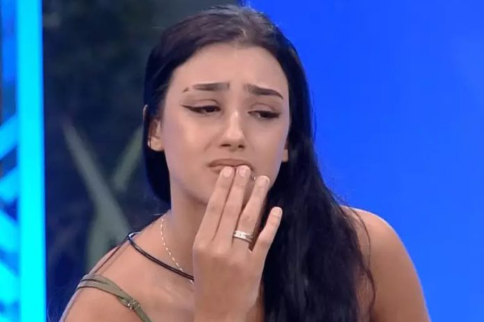 Ex-namorado acusa Bia Miranda de ter feito aborto Foto: Reprodução/ Record TV