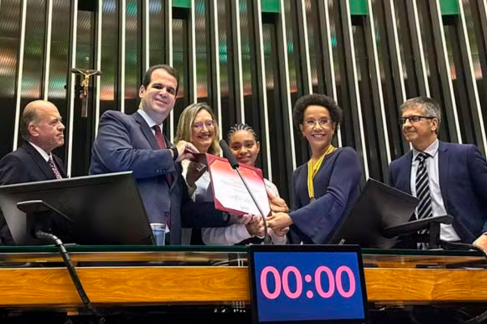 Zileide Silva sendo homenageada - Foto: Reprodução/ Instagram