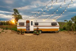 Bruno Gagliasso e Giovanna Ewbank Trailer - Foto: Reprodução/Airbnb