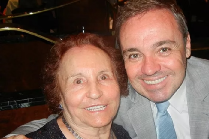 Mãe de Gugu foi internada sob suspeita de AVC - Foto: Reprodução