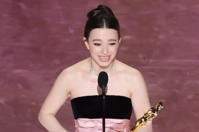 Mikey Madinson leva prêmio de melhor atriz - Foto: Reprodução