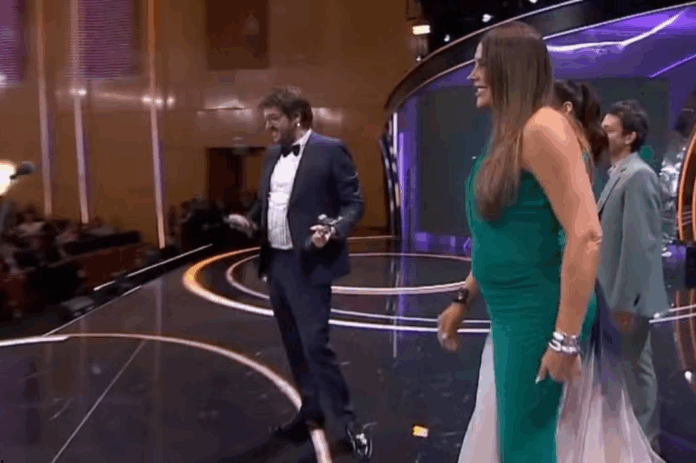 Karla Sofia vira destaque por gafe em Platino - Foto: Reprodução