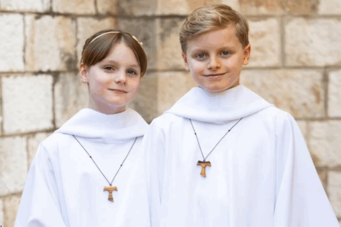 Jacques e Gabriella recebem Primeira Comunhão em Mônaco - Foto: Reprodução